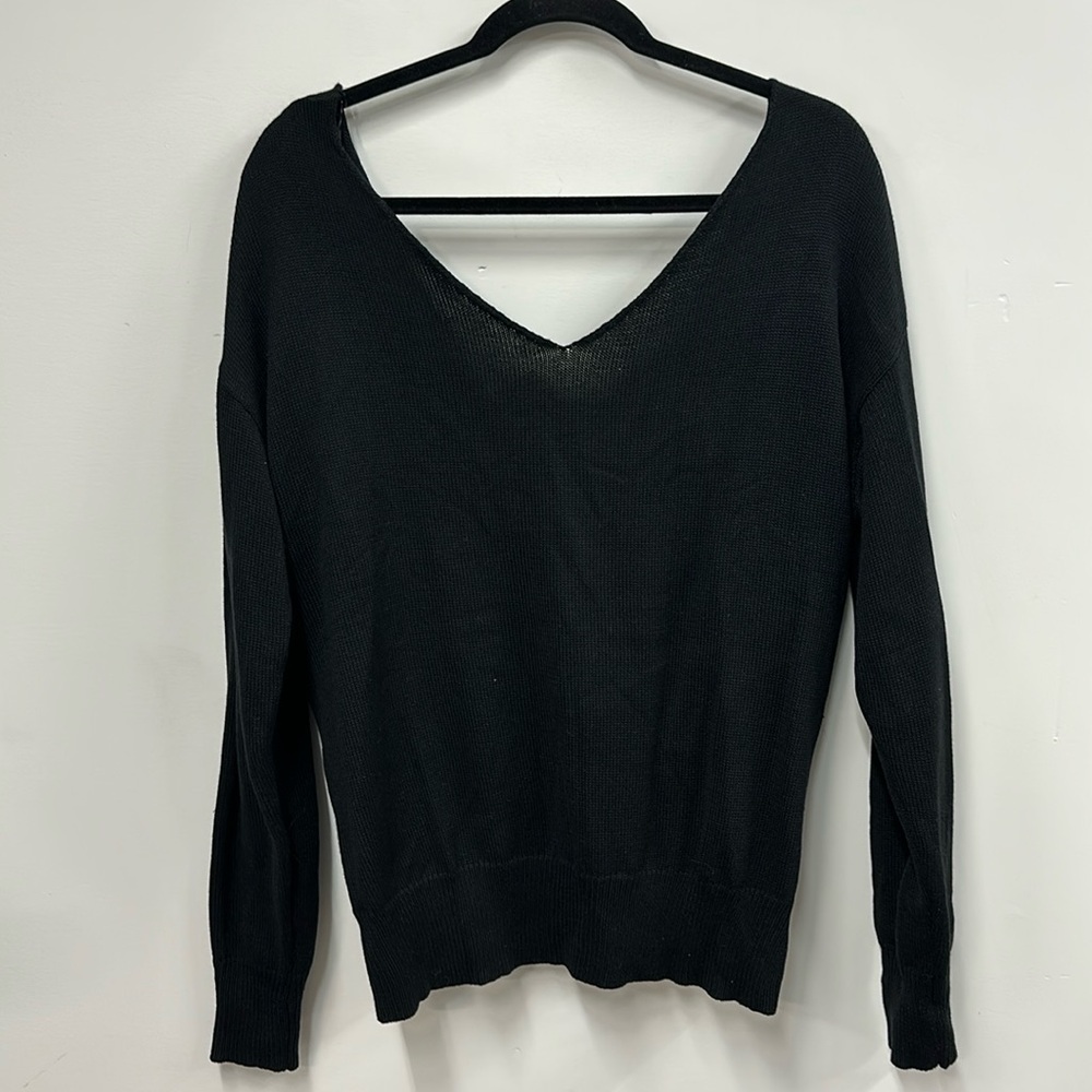 New Cotton Emporium black knot sweaters L